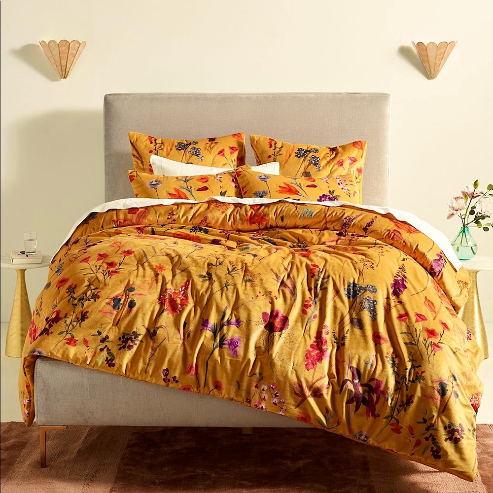 Layne Velvet Quilt- Queen